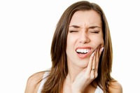 zuby bolesti zubu zubni koreny byliny bylinky babske rady vyluh odvar bylinny olej